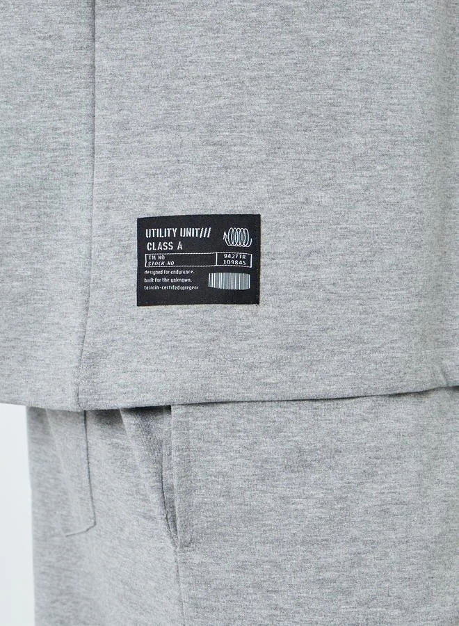 ستايلي طقم منسق من تيشيرت بأكمام قصيرة وشورت للرجال